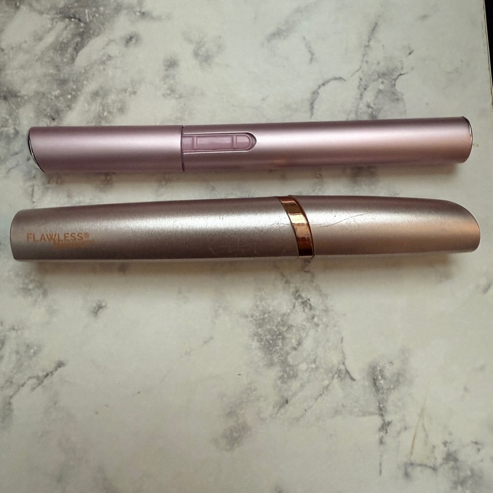 FLAWLESS BROWS & NOSE TRIMMER BATTERIES INCLUDED